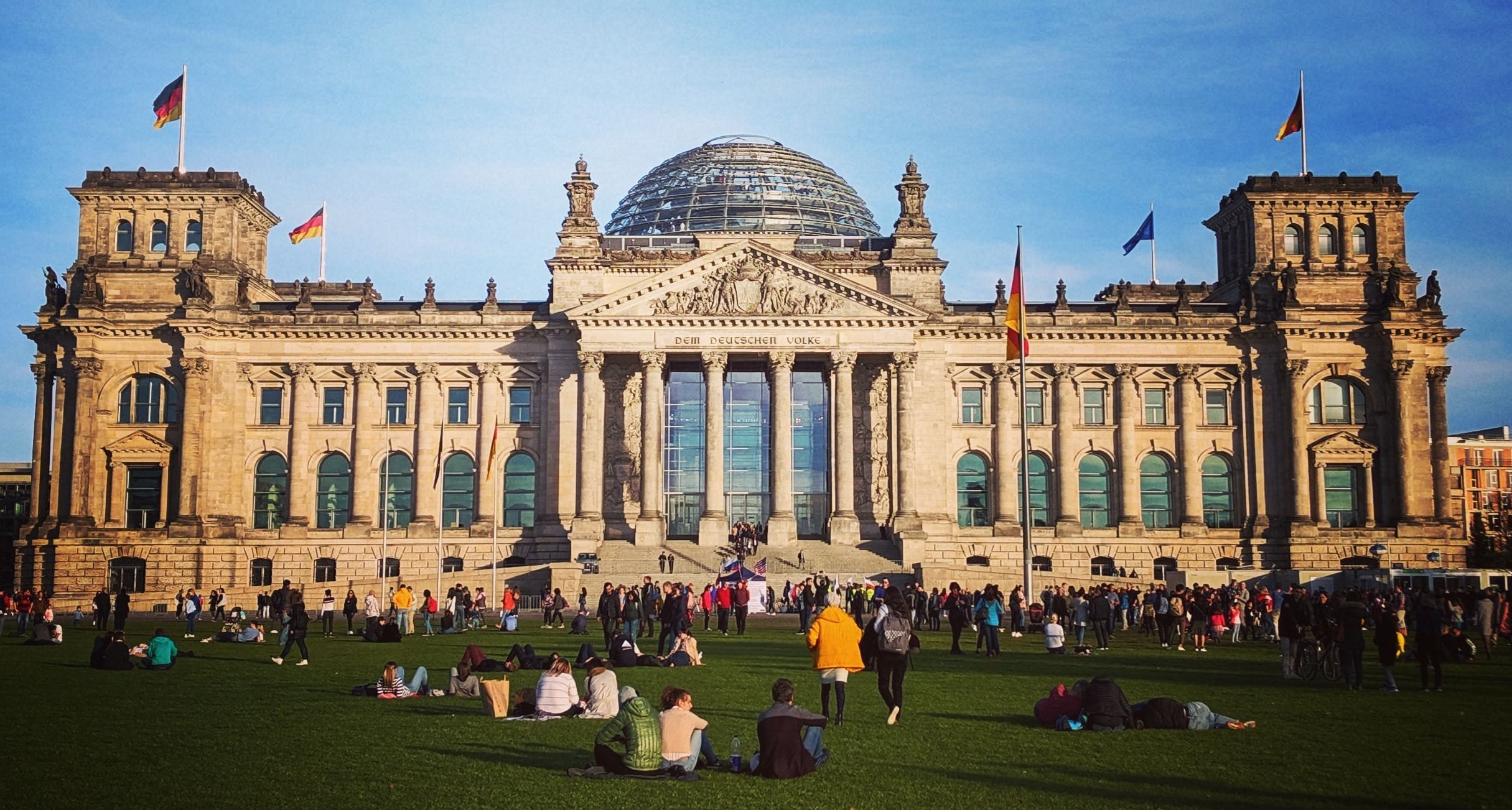 Bild des deutschen Bundestags von außen