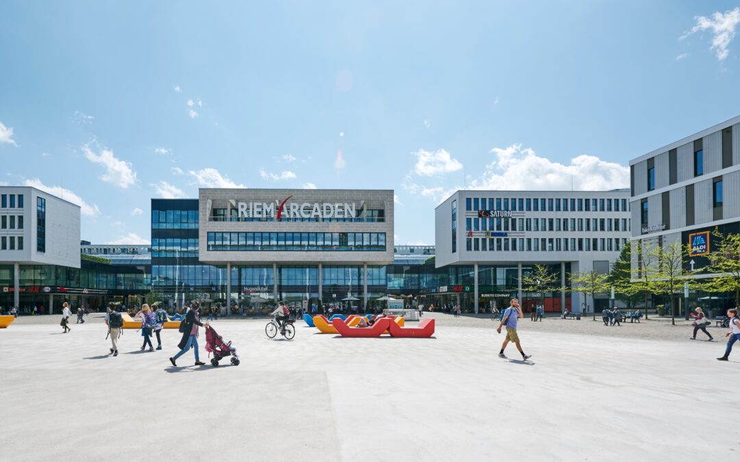 Die Riem Arcaden und der Willy-Brandt-Platz