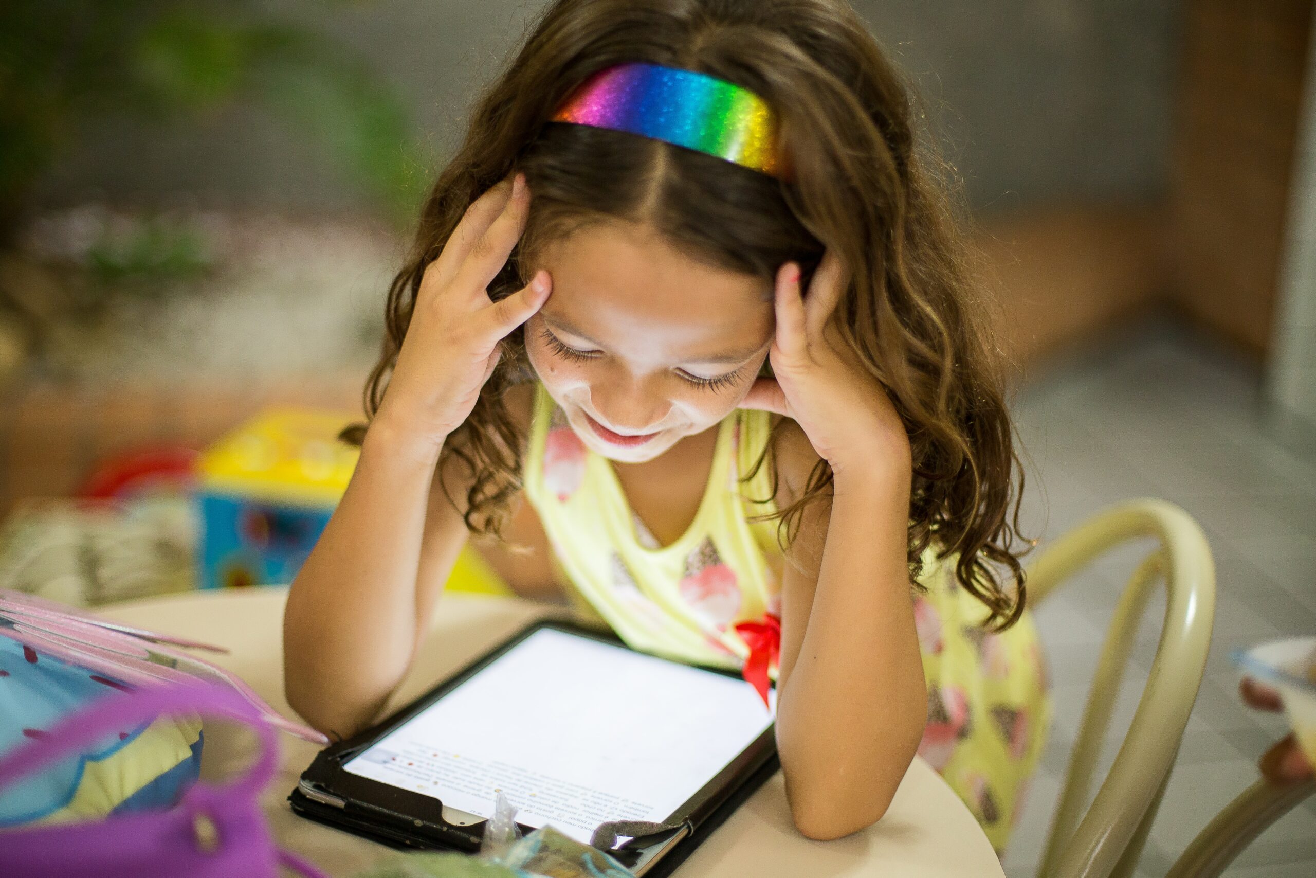 Digitalisierung an Schulen mit NEONLAB Digitalisierung an Schulen mit NEONLAB