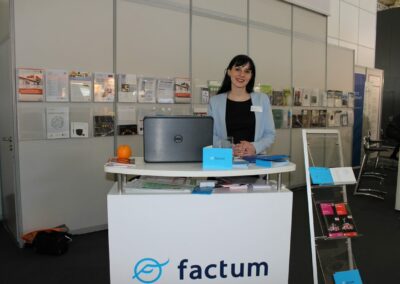 Steffi auf der Messe